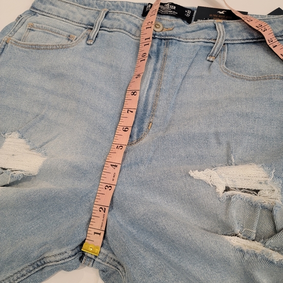 Hollister ULTRA HIGH-RISE MOM Jean Size 31 Light Wash Distressed NEW! - Picture 9 of 14